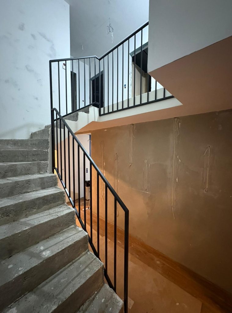 Balustrady metalowe schodowe